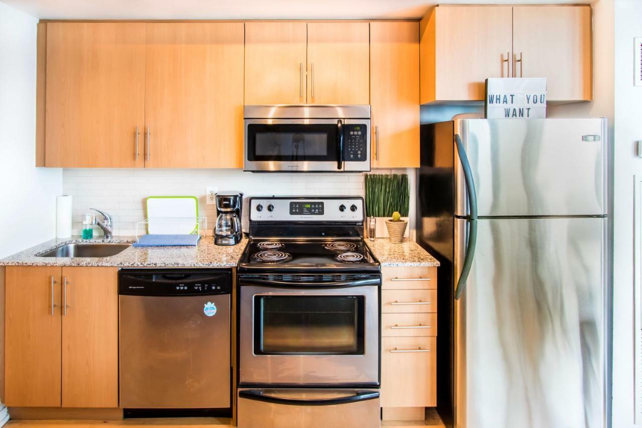 Micasa Suites - Stylish Condo In Maple Leaf Square Toronto Eksteriør billede